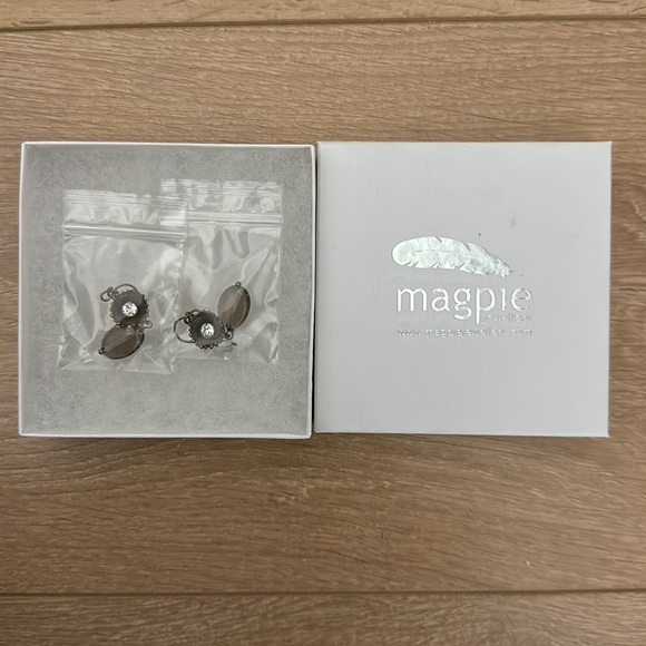 Magpie Earrings - Picture 2 of 2